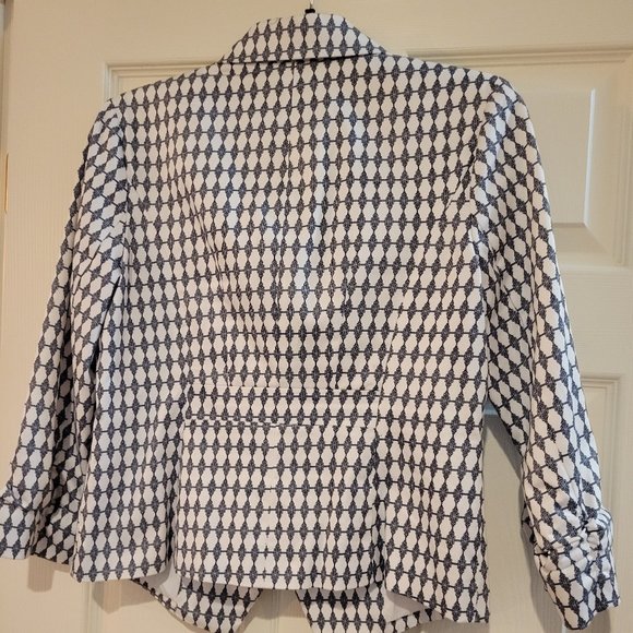 Blazer - Picture 2 of 2